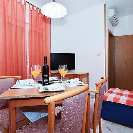 Apartments Lucija Sukošan Екстериор снимка