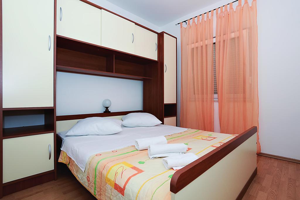 Apartments Lucija Sukošan Екстериор снимка
