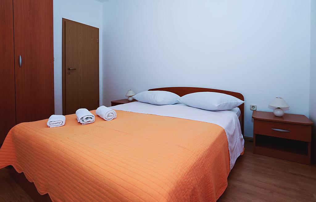 Apartments Lucija Sukošan Екстериор снимка