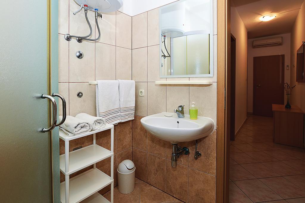 Apartments Lucija Sukošan Екстериор снимка