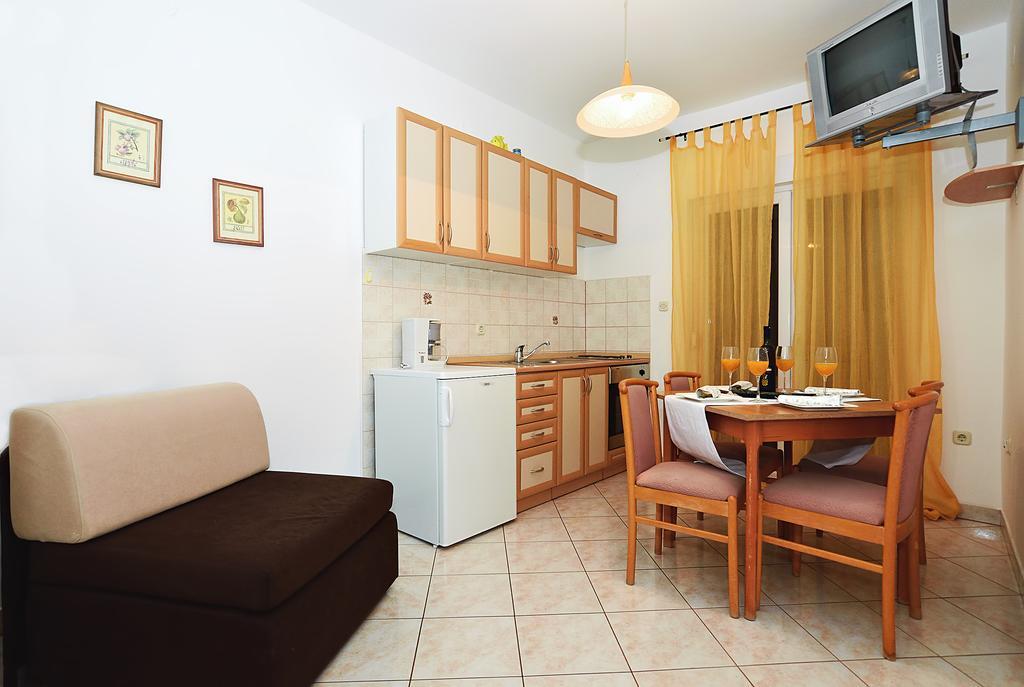 Apartments Lucija Sukošan Екстериор снимка