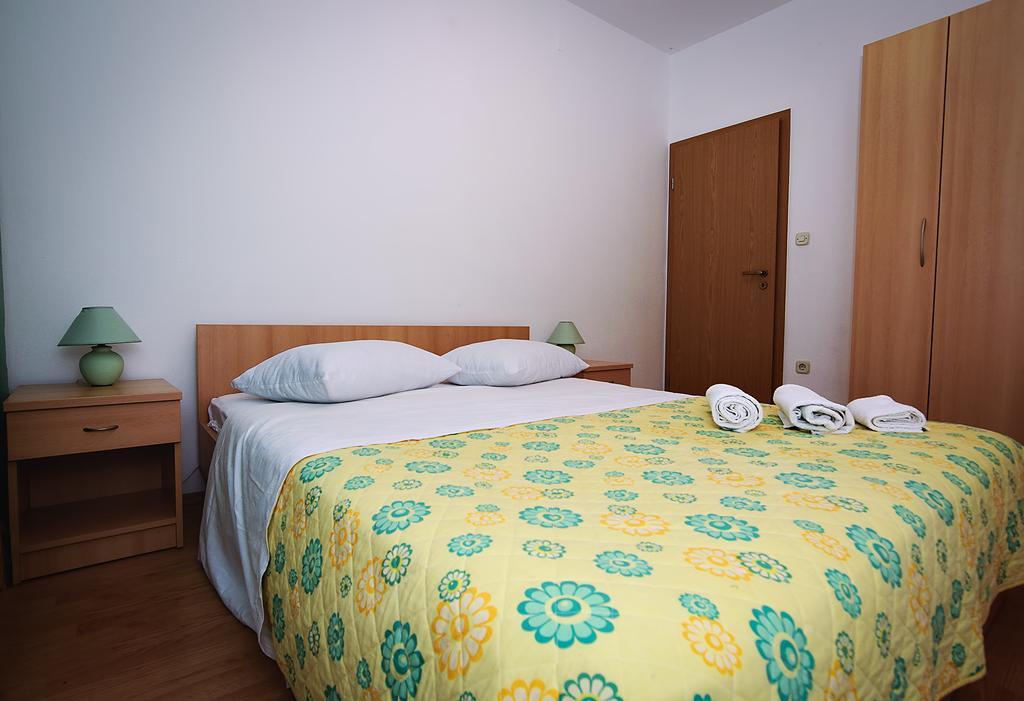 Apartments Lucija Sukošan Екстериор снимка